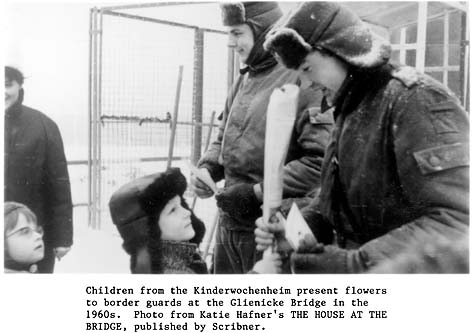 The children with the border guards at the Bridge